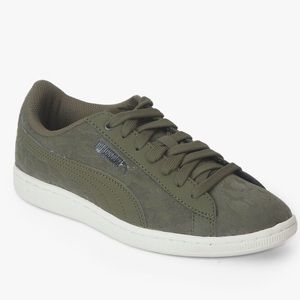 PUMA Vikky v3 Women's Wide Sneakers